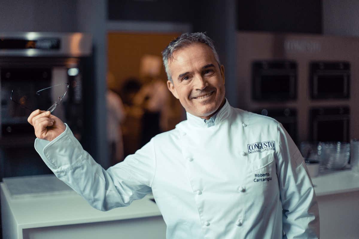 IA, stipendi bassi e crisi etica: Carcangiu scuote la ristorazione italiana IA, stipendi bassi e crisi etica: Carcangiu scuote la ristorazione italiana