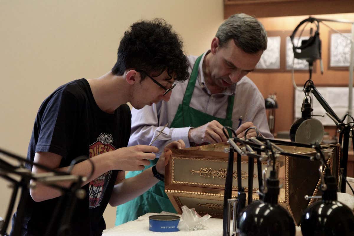 Tra arte e botteghe: Dante guida alla scoperta delle eccellenze artigiane di Firenze