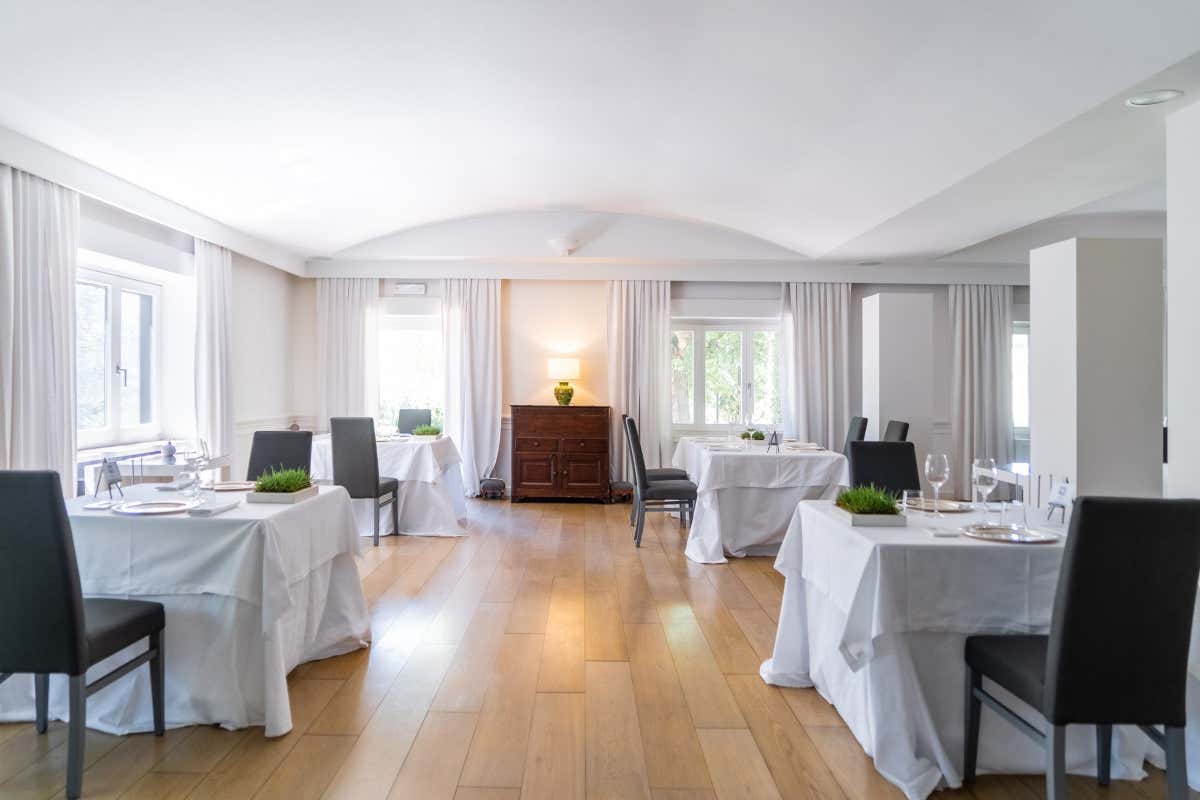 Figli di papà a chi? Alla Trota la dinastia di famiglia non si limita a ereditare, rilancia Figli di papà a chi? Alla Trota la dinastia di famiglia non si limita a ereditare, rilancia