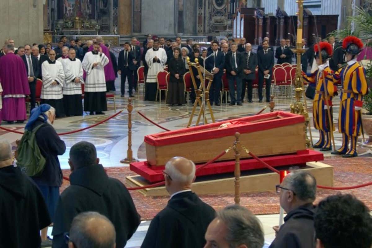 Funerali del Papa, come cambia il turismo a Roma tra disdette e nuove prenotazioni