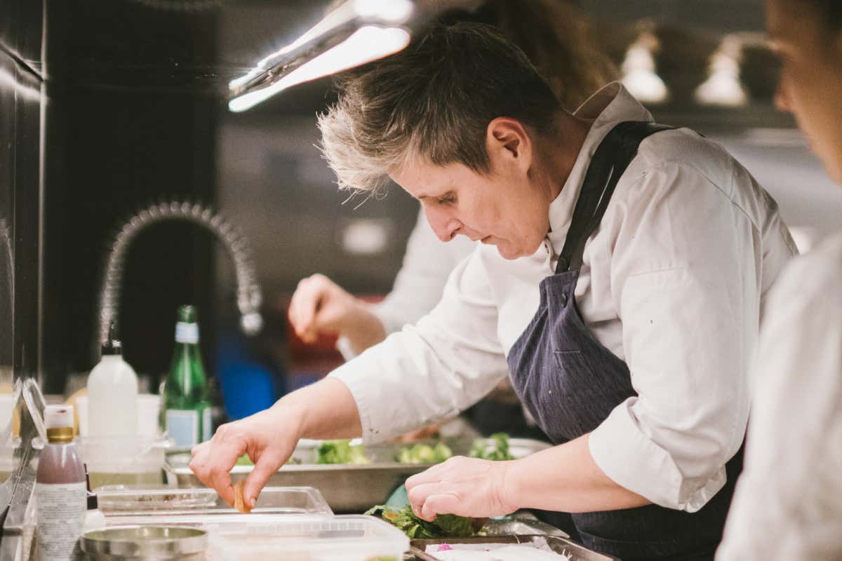Secondo Viviana Varese nel giudicare una leadership in cucina si utilizza un doppio standard per uomini e donne