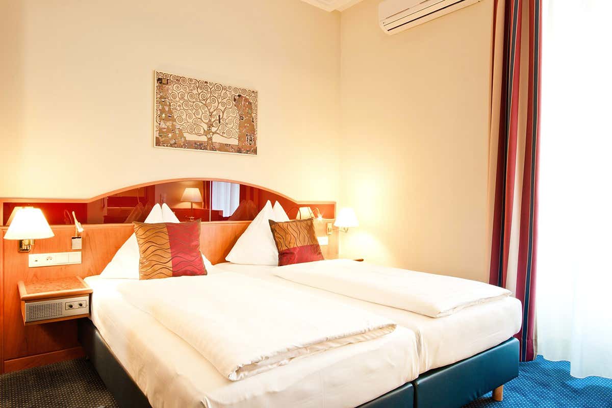 Dentro l’hotel dove nacque Max Steiner, padre delle colonne sonore di Hollywood