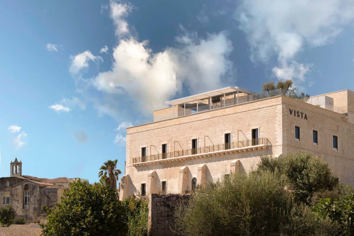 Da fabbrica di tabacco a icona del turismo: Vista Ostuni racconta la Puglia autentica Da fabbrica di tabacco a icona del turismo: Vista Ostuni racconta la Puglia autentica