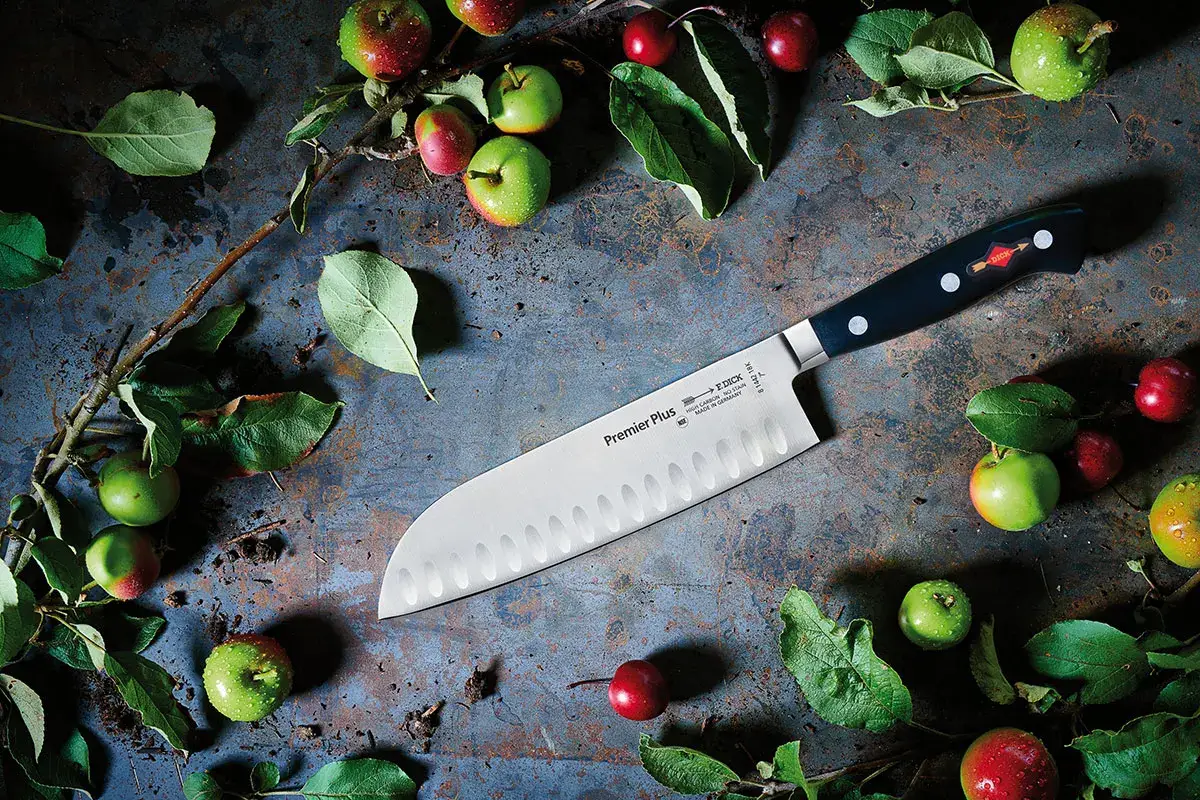 Premier Plus Santoku Friedr. Dick, passione per la qualit&agrave; degli strumenti da taglio