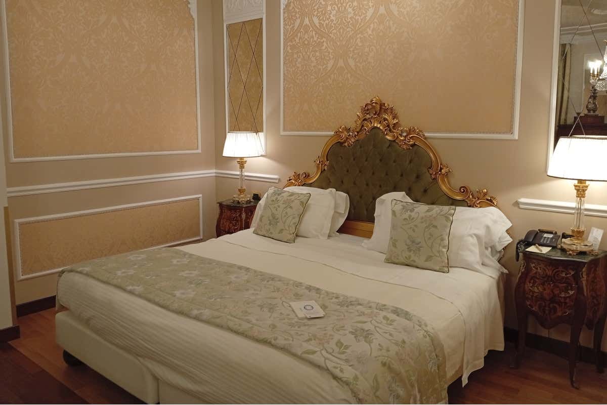 L’hotel nato dalla fusione di tre palazzi storici dove fare colazione con Garibaldi e Cavour L’hotel nato dalla fusione di tre palazzi storici dove fare colazione con Garibaldi e Cavour