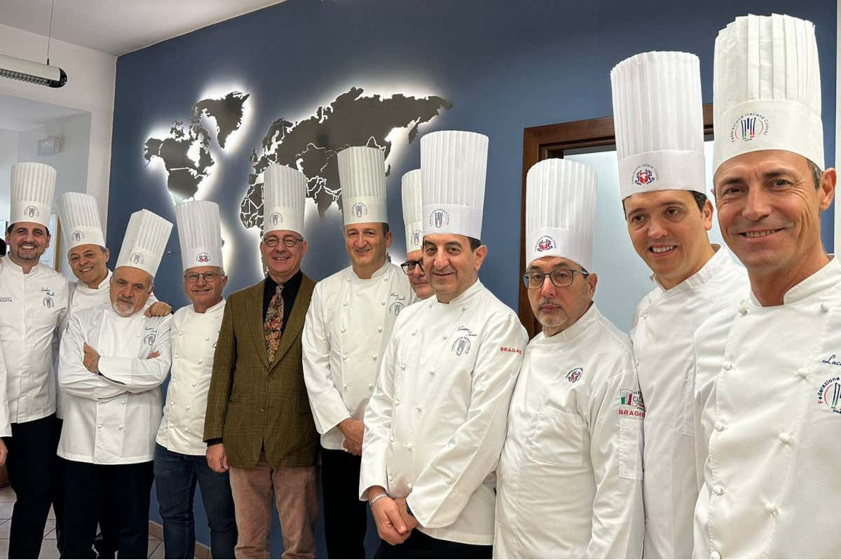 Formazione pratica negli istituti alberghieri: protocollo d'intesa tra Fic e Renaia Formazione pratica negli istituti alberghieri: protocollo d'intesa tra Fic e Renaia