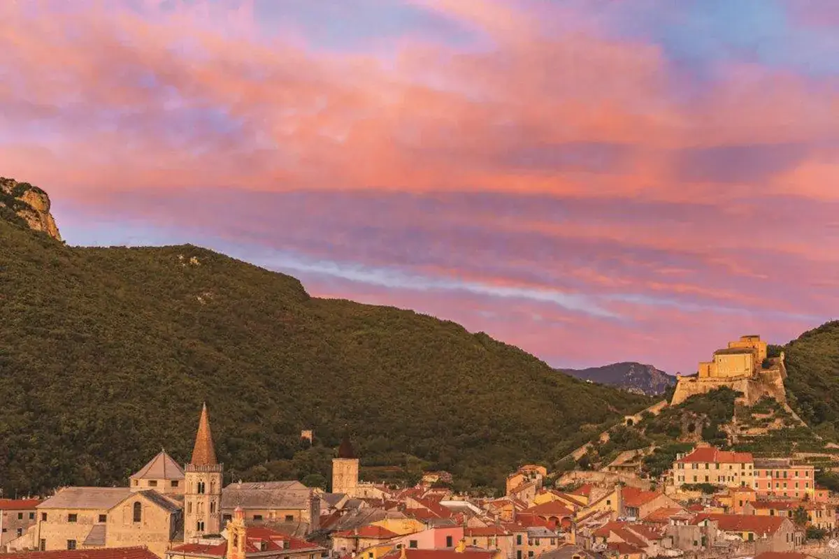Finalborgo. Foto: Fotolovisolo Pasqua a Finale Ligure tra mare, sport, cultura e&hellip; &ldquo;merendino&rdquo;