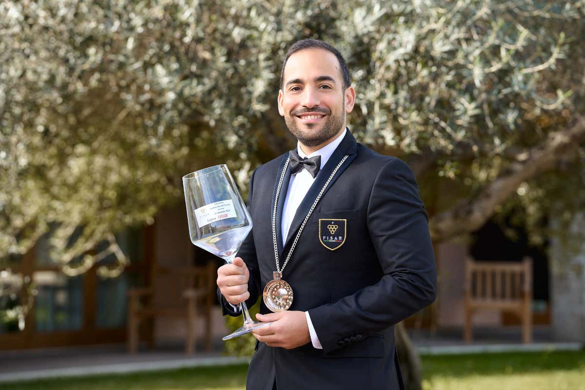 Dal servizio alla comunicazione: Pierdario Fasciano è il miglior sommelier Fisar 2025
