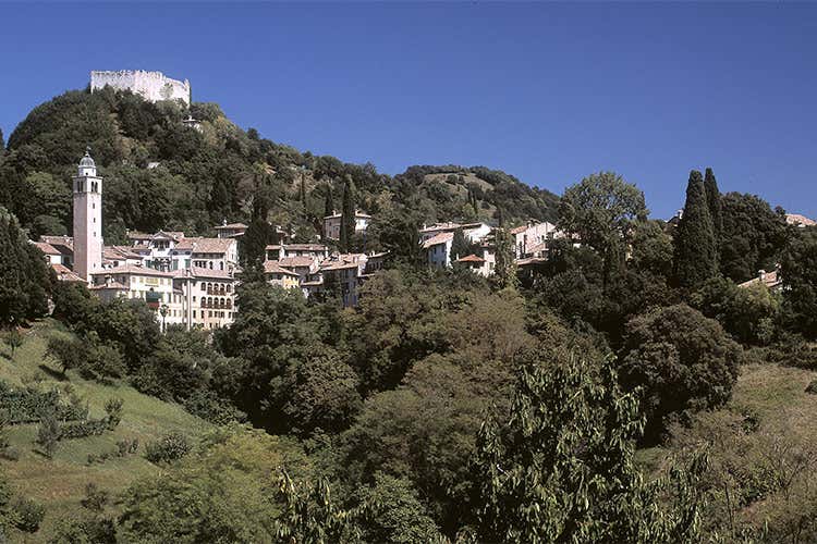 Il panorama di Asolo - Viaggio tra i borghi d'Italia Asolo, la città dai cento orizzonti Il panorama di Asolo - Viaggio tra i borghi d'Italia Asolo, la città dai cento orizzonti