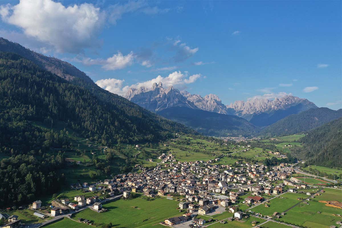 Colpo d'occhio su Mezzano nel Primiero - Foto www.orlerimages Mezzano nel&nbsp; Primiero&nbsp; borgo gioiello del Trentino