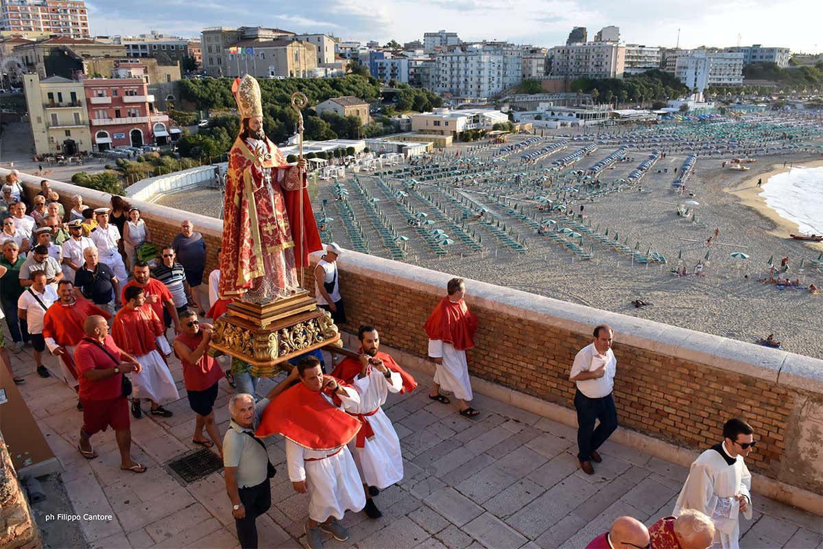 La processione di San Basso