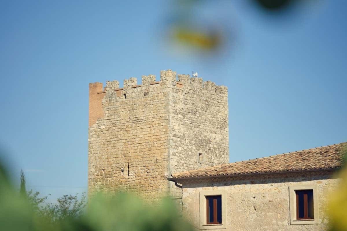Dove nacque la madre di Alberto Sordi ora c’è una locanda gourmet in una torre Dove nacque la madre di Alberto Sordi ora c’è una locanda gourmet in una torre