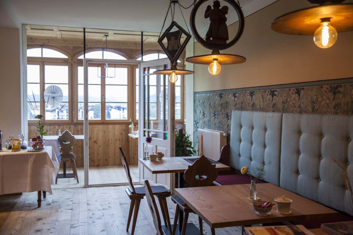 Niedermairhof, il B&B di charme tra le Dolomiti con spa e whiskey artigianale Niedermairhof, il B&B di charme tra le Dolomiti con spa e whiskey artigianale