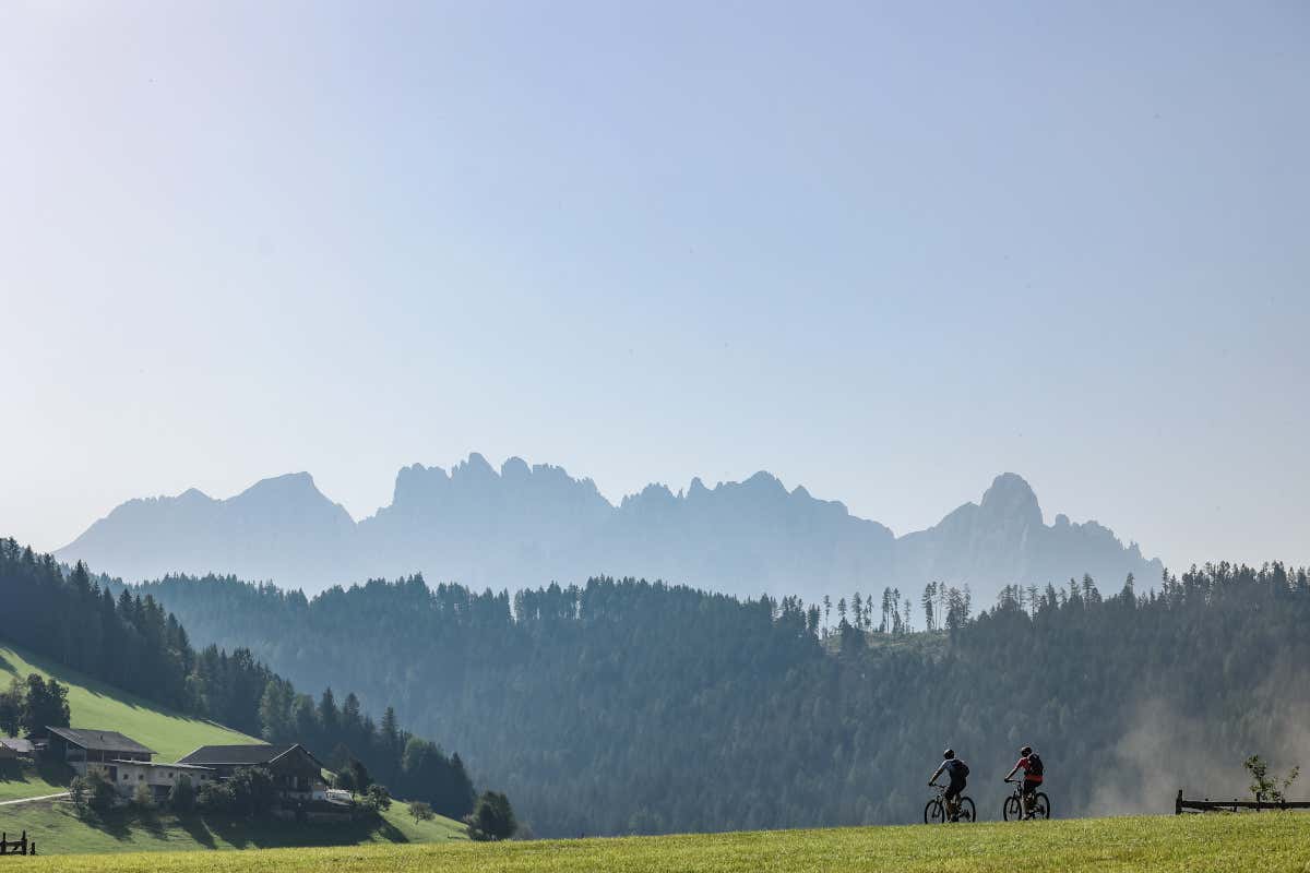 Vivere appieno la Val d'Ega in estate tra escursioni, bici e gastronomia