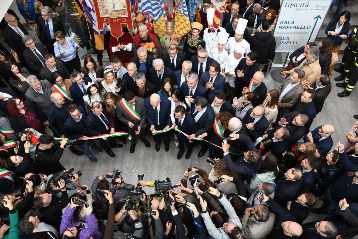 Tipicità al via con la mostra di vignette di Italia a Tavola su cucina e Unesco