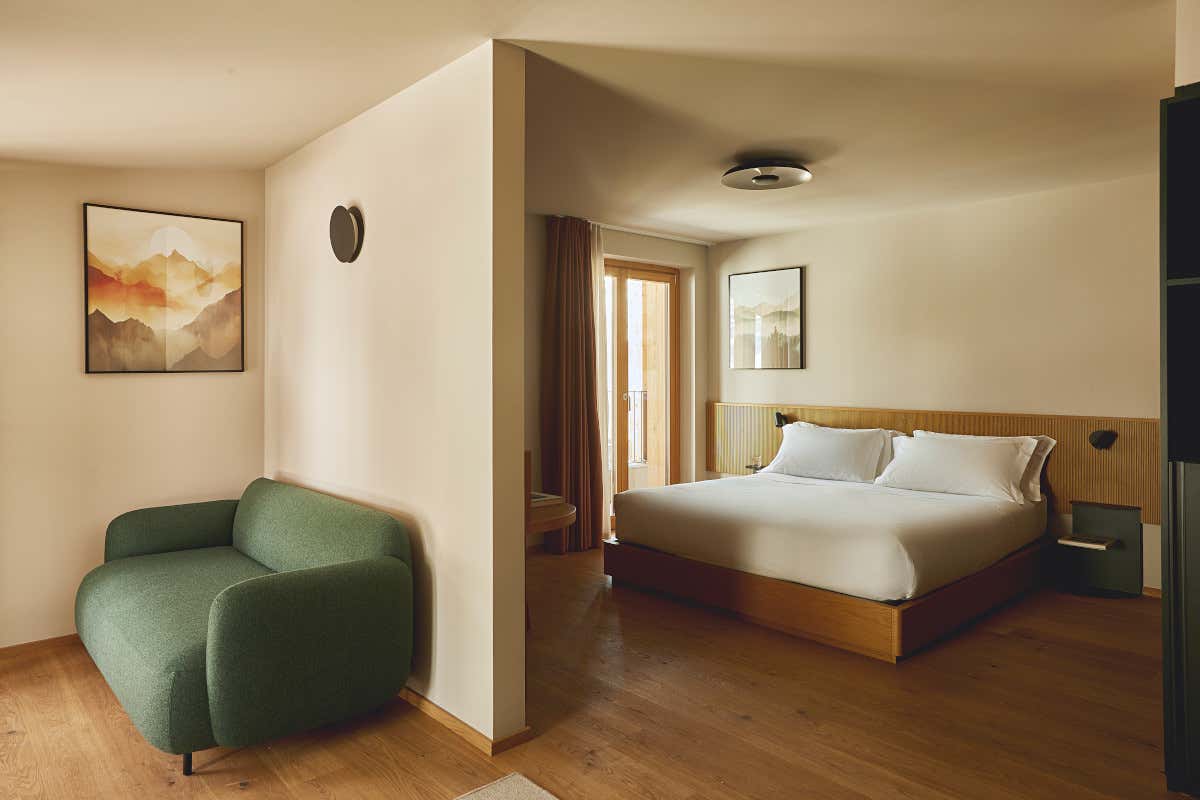 A Colere, in Val di Scalve, apre l’hotel raggiungibile in cabinovia anche di sera