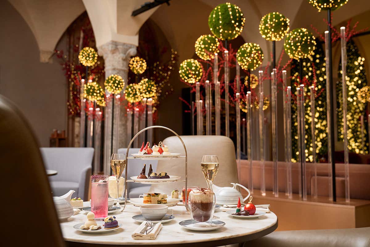 L'Afternoon tea diventa festivo&nbsp; Una foresta incantata in citt&agrave;: ecco il Natale al Four Seasons Milano