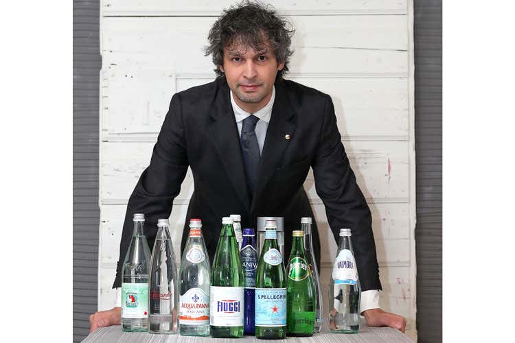 (Fabio Rota, professione idrosommelier Ad ogni pietanza, il sorso d&rsquo;acqua giusto)
