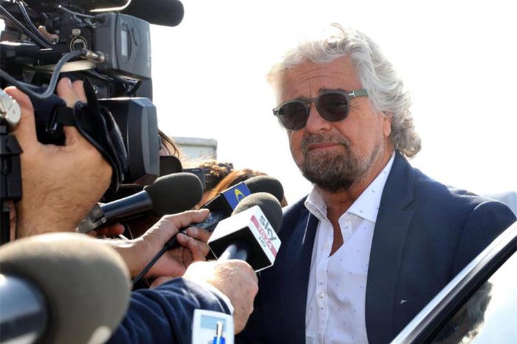 Beppe Grillo - Fake news, Grillo porta avanti la polemica «Che sia una giuria popolare a decidere»