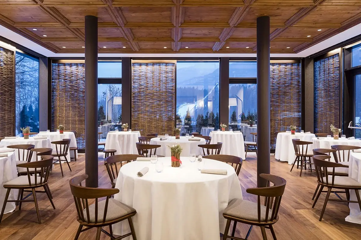 Faloria Restaurant Foto Andrés Otero Tofana - Freccia nel Cielo, si torna in pista! Tra sci ed esperienze gourmet
