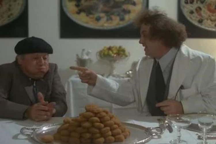 Fantozzi, la cucina del ragioniere Dalla Frittatona di cipolle al pomodorino Fantozzi, la cucina del ragioniere Dalla Frittatona di cipolle al pomodorino