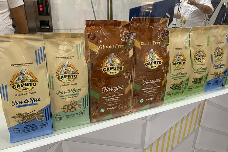 Farine senza glutine esposte a Cibus Cibus: Mulino Caputo porta l’aria di Napoli Farine senza glutine esposte a Cibus Cibus: Mulino Caputo porta l’aria di Napoli