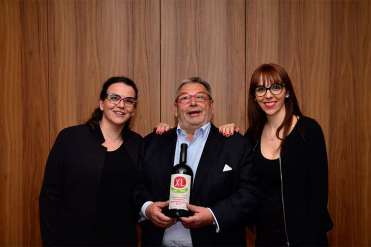 Maria Vittoria, Fausto e Angela Maculan - Fausto Maculan, vendemmie da 40 anni 300 magnum di XL per festeggiare