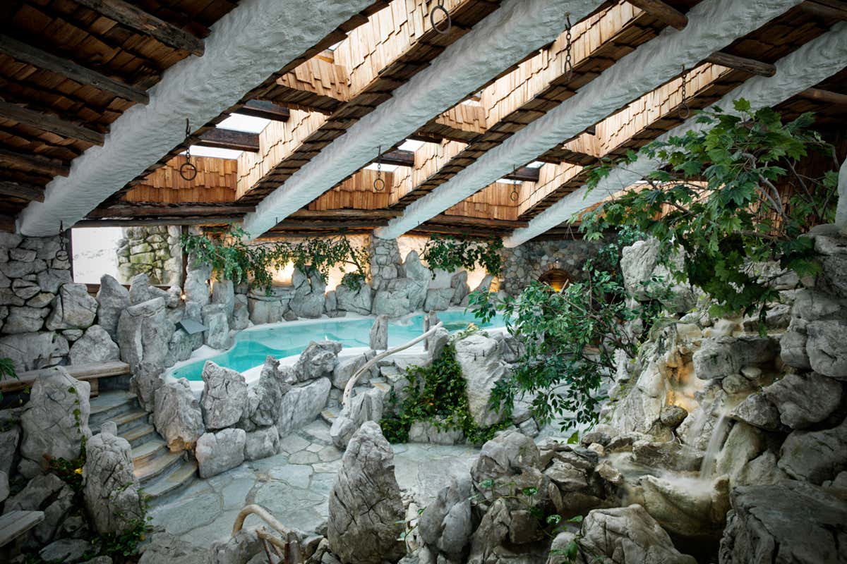 Piscina di roccia, idromassaggio nella zona dedicata al benessere