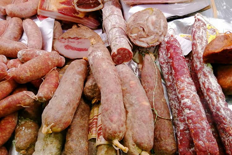 Nei progetti di Armonica-Mente c'&egrave; anche l'istituzione di una Strada dei saperi e dei sapori - Fermo, Cantina La Pila riceve il premio vinicolo San Martino