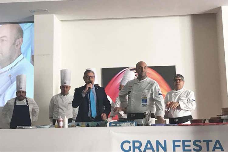 (Festa dei Cuochi Etnei, un successo Giovani leve e prodotti siciliani al centro) (Festa dei Cuochi Etnei, un successo Giovani leve e prodotti siciliani al centro)