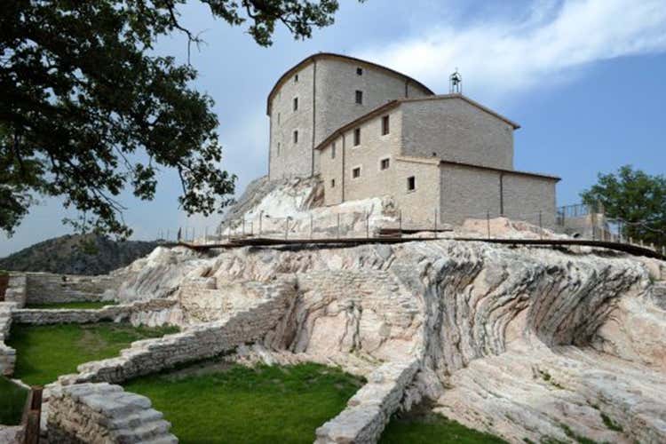Cagli - La pipa, simbolo dell'italian style alla 3 giorni di Segnali di fumo Cagli - La pipa, simbolo dell'italian style alla 3 giorni di Segnali di fumo