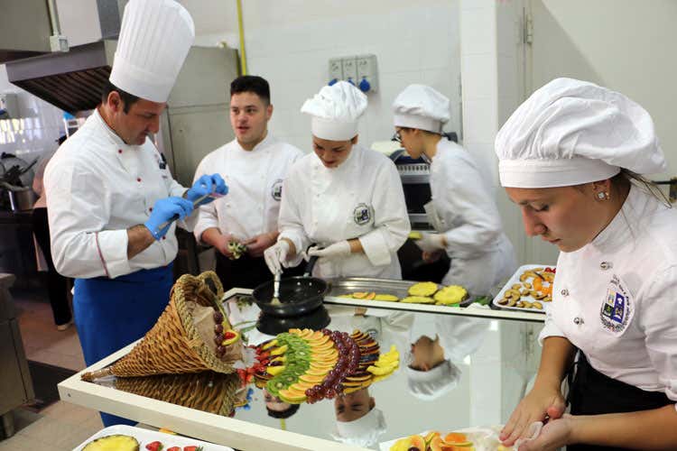 (Festa dei cuochi a Villa Santa Maria Un successo il 40&deg; compleanno)