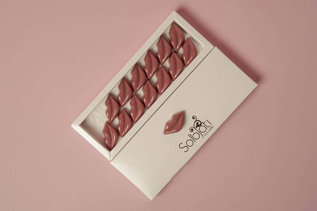 I celebri Baci di Simona Solbiati Mum Box, auguri di cioccolato La Festa della Mamma &egrave; pi&ugrave; dolce