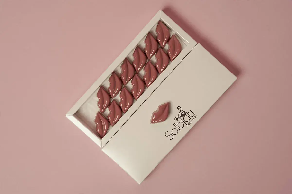 I celebri Baci di Simona Solbiati Mum Box, auguri di cioccolato La Festa della Mamma &egrave; pi&ugrave; dolce