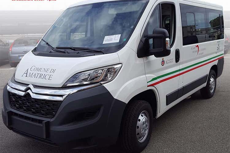La Fic dona un pulmino ad Amatrice Trasporterà le persone colpite dal sisma La Fic dona un pulmino ad Amatrice Trasporterà le persone colpite dal sisma