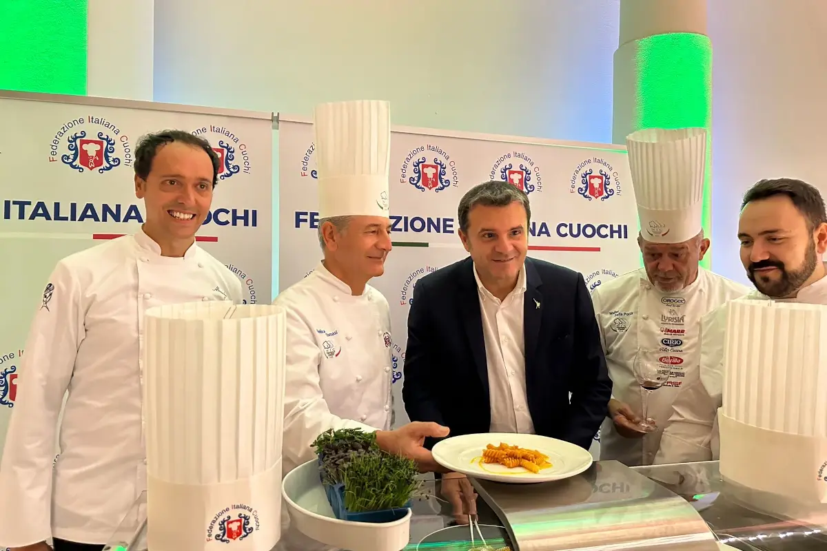 Al corporate meeting annuale della Federazione Italiana Cuochi, al centro&nbsp; il sottosegretario del Ministero delle politiche agricole alimentari e forestali Gian Marco Centinaio 
