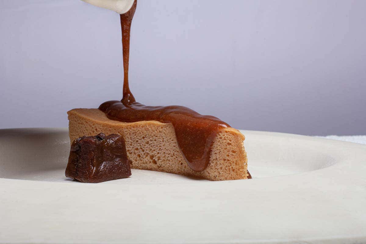 Ficatu de caddhu, banana niura A Lecce la cucina secondo i Bros