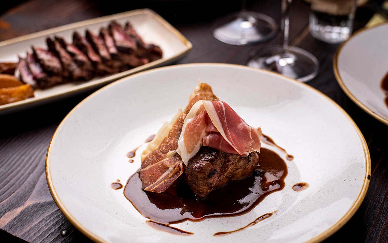 Filetto come un saltimbocca Il nobile e il popolano a cena insieme? Succede da Il Marchese di Roma