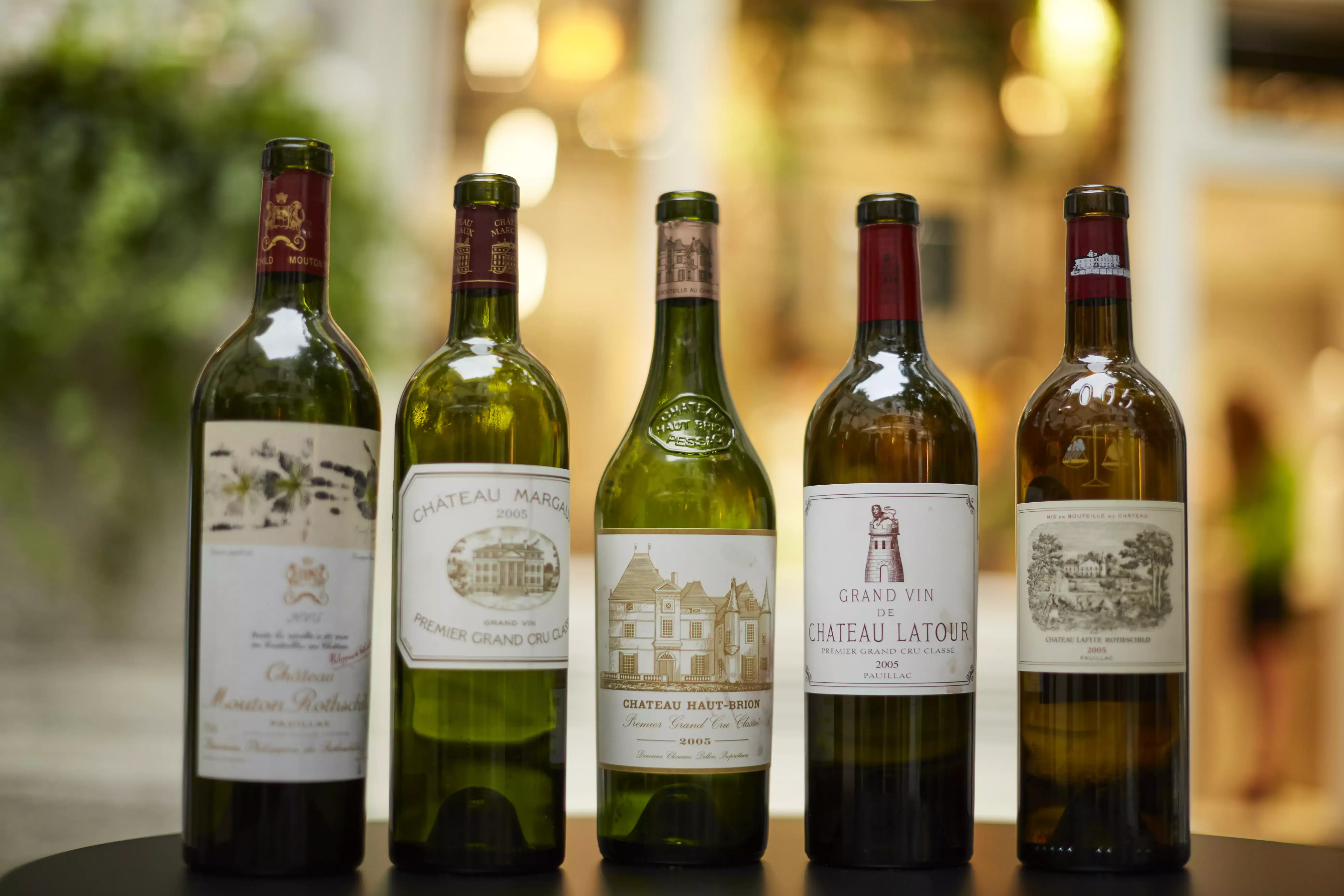 Oeno Group ricerca le bottiglie pi&ugrave; pregiate e rare Investire in vini di pregio: un modello nuovo in costante rialzo