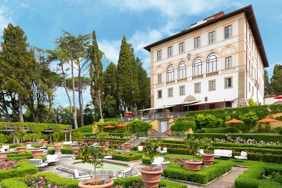 L'esterno de Il Salviatino (foto sito Il Salviatino) Giacomo Milano torna in Toscana e apre il ristorante Giacomo al Salviatino