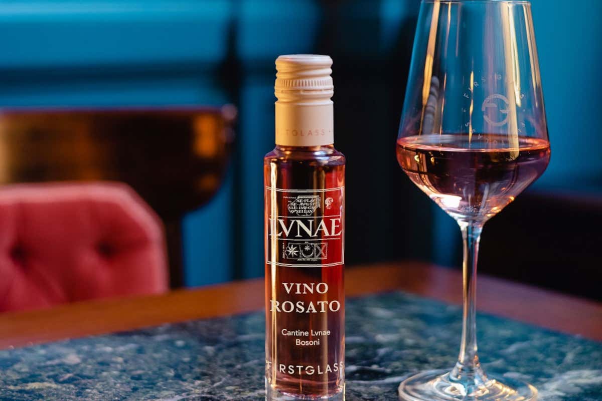 Servire un solo calice di vino &egrave; un problema? Ecco FirtsGlass, la bottiglia da 10cl