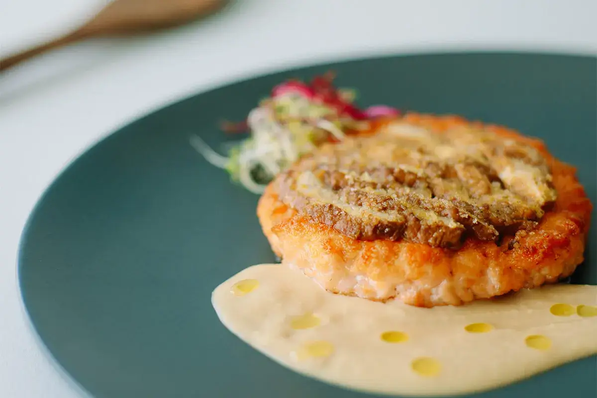 Fishburger Fumara gratinato ai funghi con salsa di ceci Fishburger linea Fumara&nbsp; Dal mare per esaltare il palato