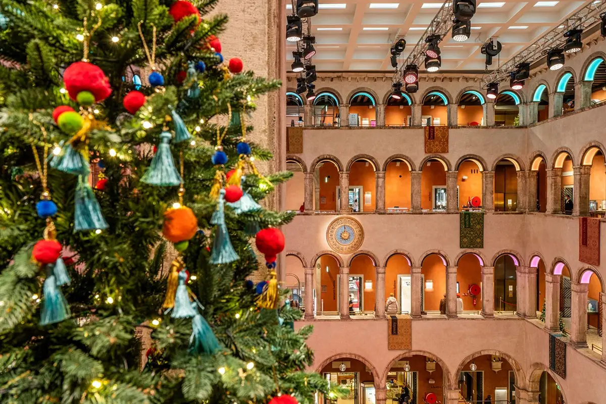 Natale al Fondaco dei Tedeschi La magia delle feste a Venezia: design, moda e gusto al Fondaco dei Tedeschi