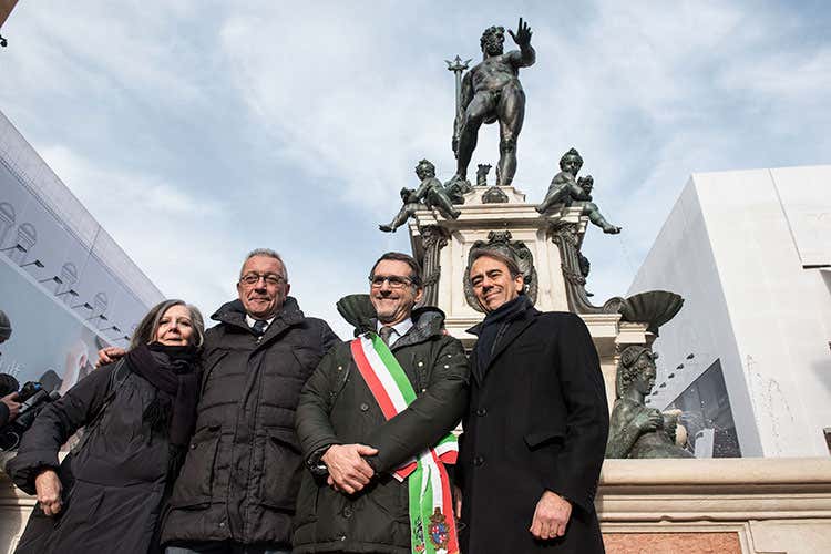 (La Fontana del Nettuno di Bologna Un restauro da un milione di euro)