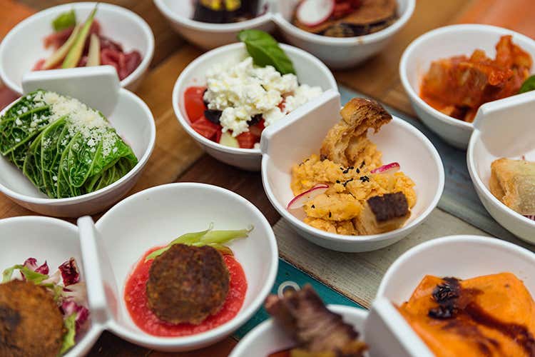 (Food pairing e musica live Ne ha fatta di strada 'Na Cosetta)