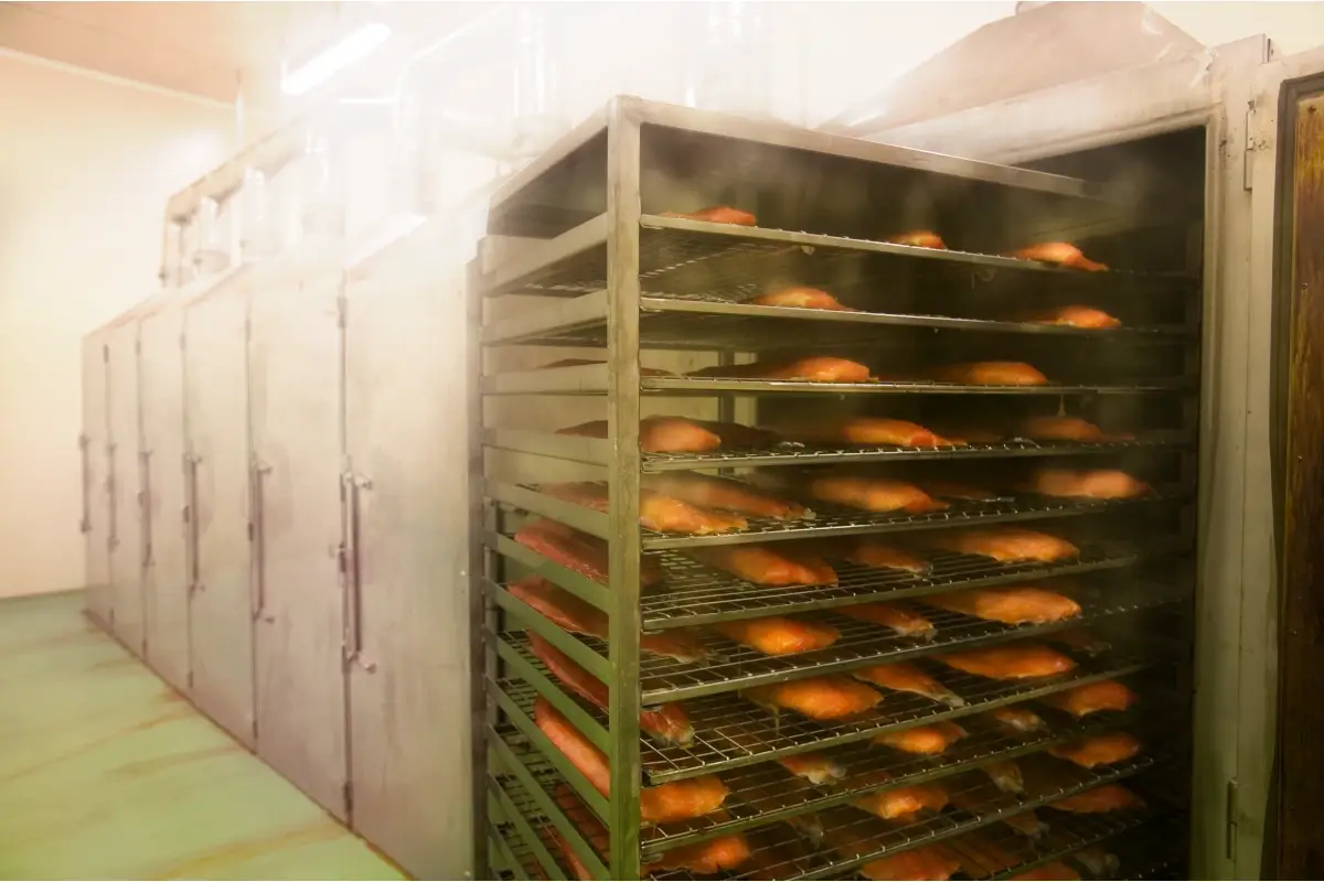 Foodlab academy&nbsp; la procedura di affumicatura FoodLab, quando il salmone &egrave; buono e sostenibile