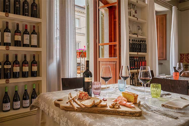 (Foresteria Alzatura a Montefalco Dehor, bistrot, ristorante e cantina) (Foresteria Alzatura a Montefalco Dehor, bistrot, ristorante e cantina)