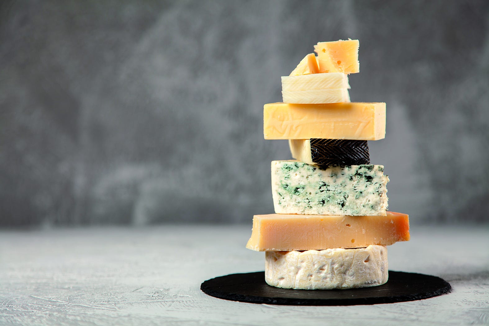 World Cheese Awards, trent'anni di storia in altrettanti formaggi (Svizzeri, francesi e un solo italiano  Ecco i vincitori della storia del WCA)