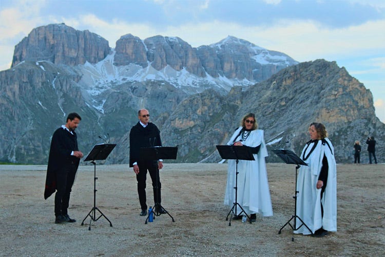 Il Quartetto vocale Demò ousc (Trentodoc, le bollicine di montagna non temono i cambiamenti climatici)