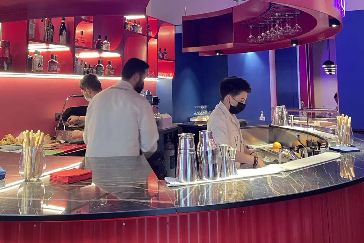 Il locale &egrave; giovane e trendy La Formula vincente di Marcello Trentini tra cocktail e toast gourmet